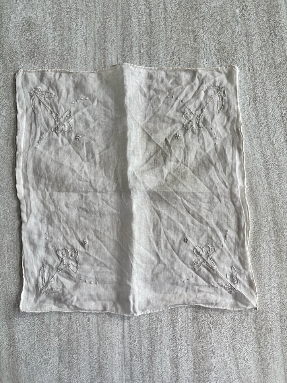Vintage Embroidered Handkerchief Lot of 7 Floral Lace White Linen Cotton - Picture 4 of 16